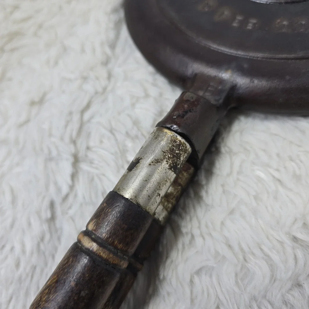 Antique Wagner Ware Sidney Cast Iron Waffle Maker 8 Pat. Feb 22, 1910